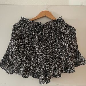 Chic Black and White Patterned High Waist Women's Shorts